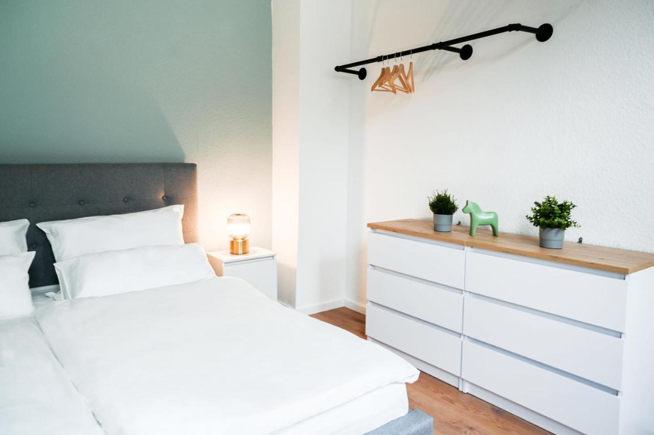 50qm In Zentral Gelegen Mit Hohen Decken - Beuys - *